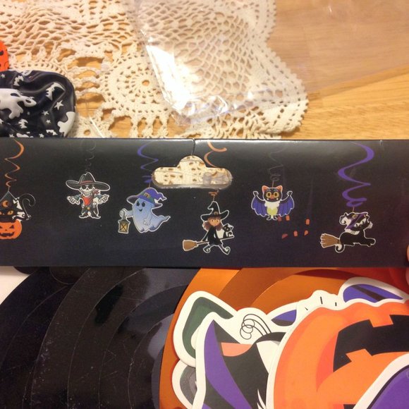 Halloween Party Decorations Bundle - Picture 6 of 7